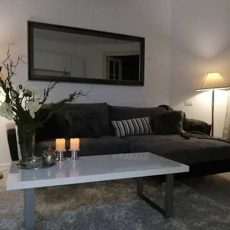 Metropole Apartments Invilla Old City Boekarest Buitenkant foto