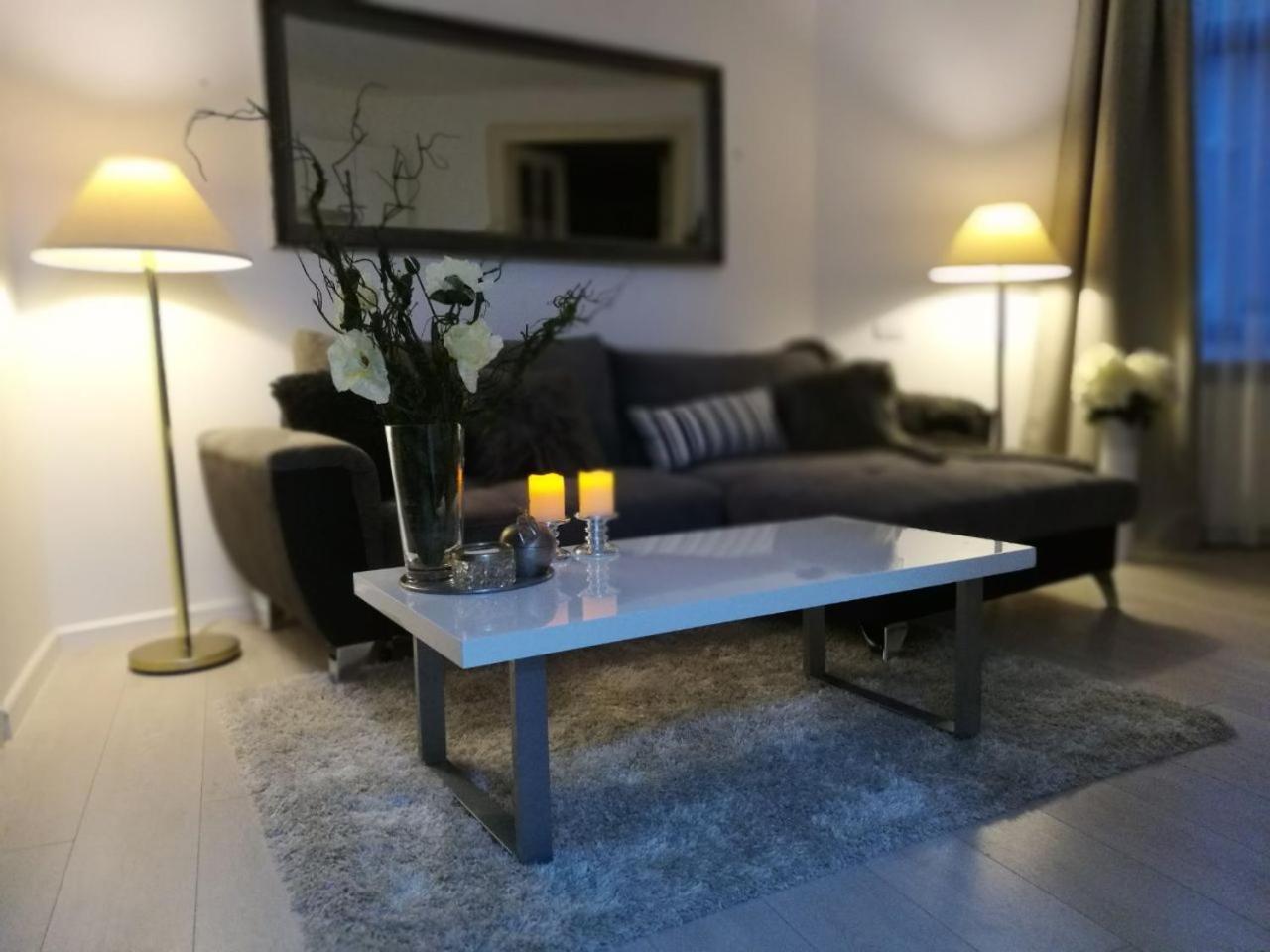 Metropole Apartments Invilla Old City Boekarest Buitenkant foto