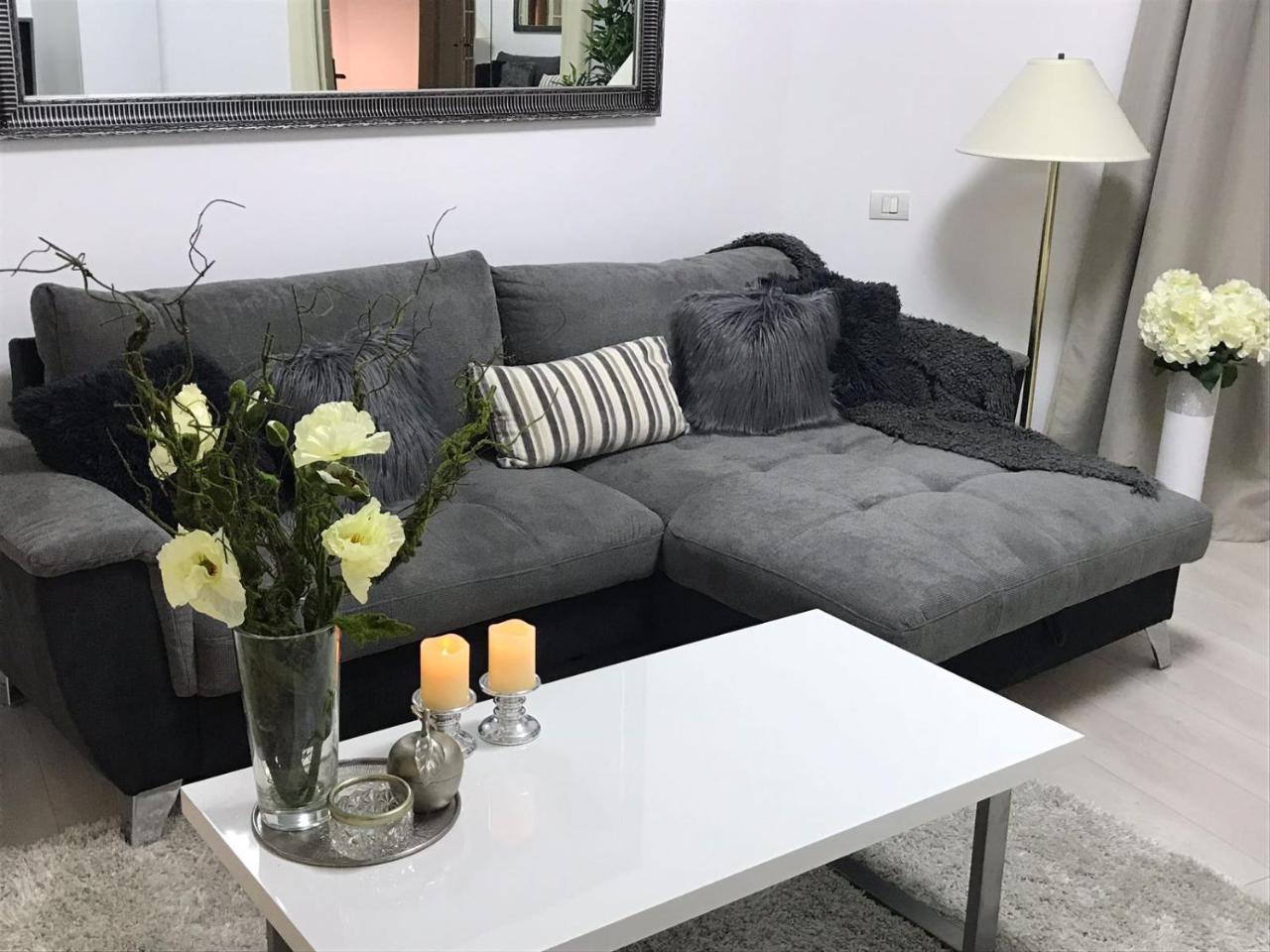 Metropole Apartments Invilla Old City Boekarest Buitenkant foto