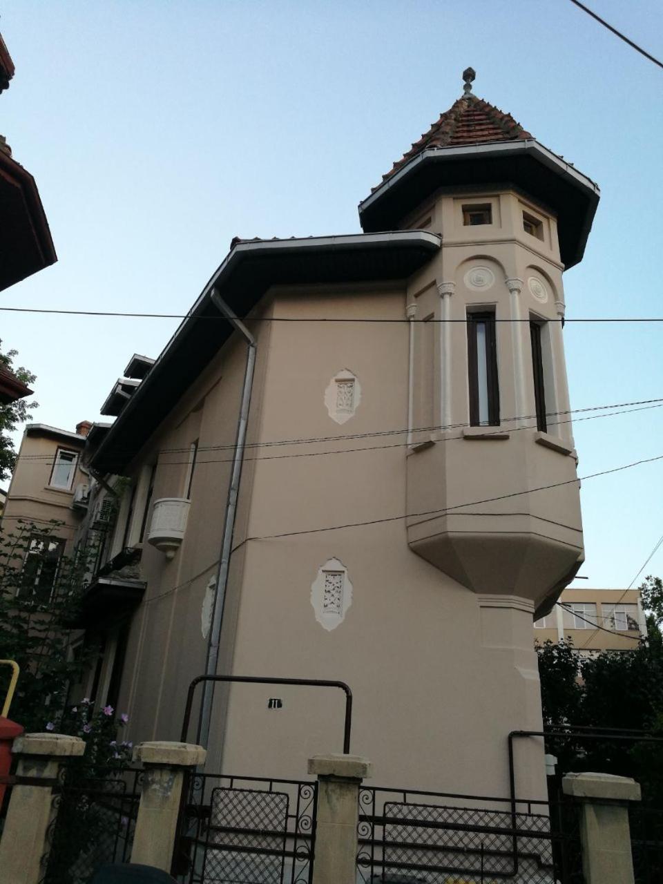 Metropole Apartments Invilla Old City Boekarest Buitenkant foto
