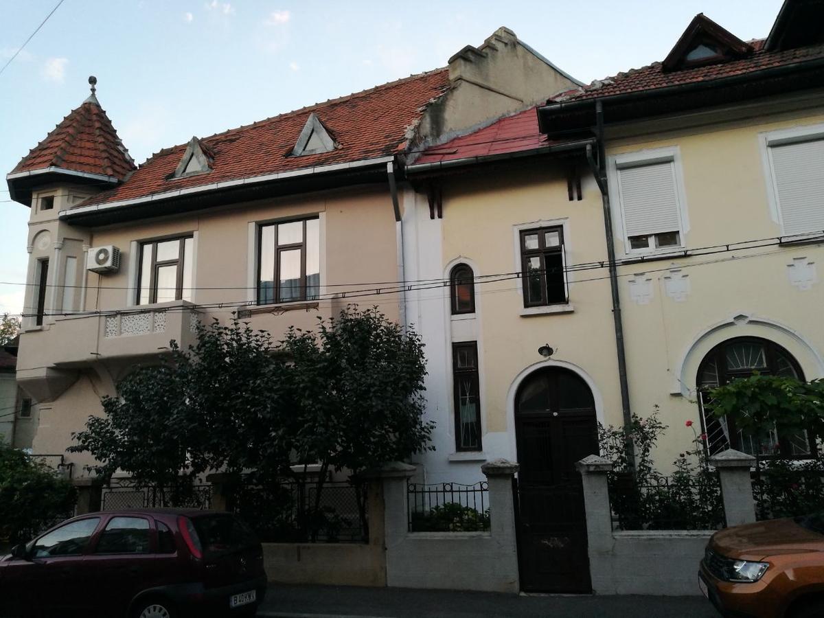 Metropole Apartments Invilla Old City Boekarest Buitenkant foto