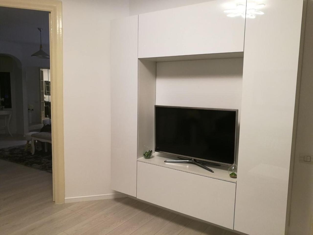 Metropole Apartments Invilla Old City Boekarest Buitenkant foto